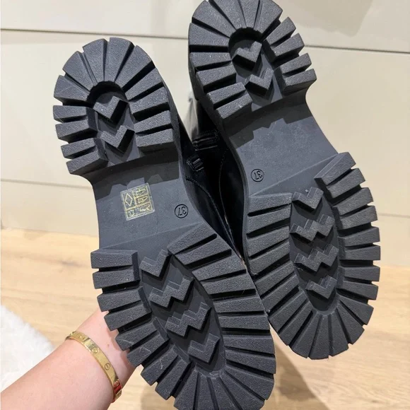 L'INTERVALLE Leather Black Lace-Up Platform Combat Boots - size 37 - Picture 2 of 6